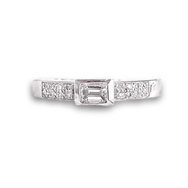 Anillo Atractivo